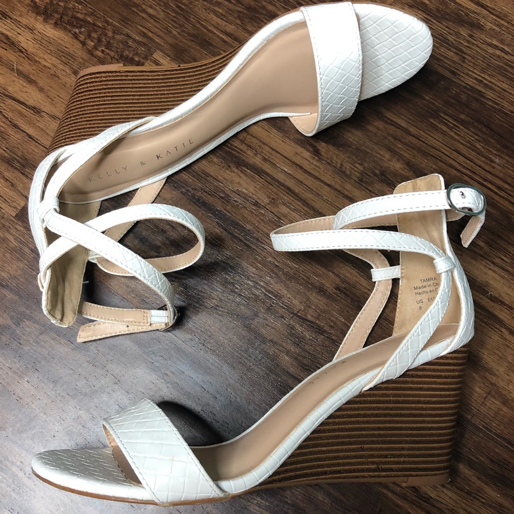 LIKE NEW Kelly & Katie White Strappy Wedges